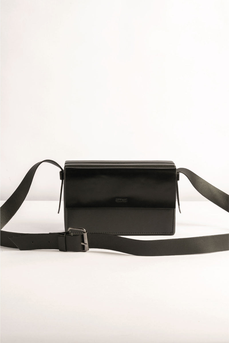 Structured Sling Leather Bag- Black – Tann-ed